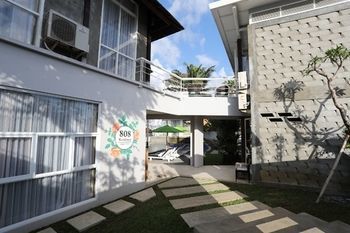 Villa 808 *