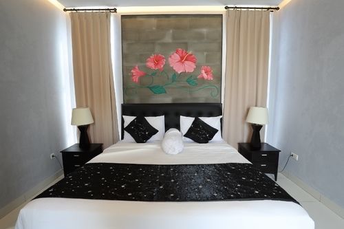 808 * Seminyak (Bali)